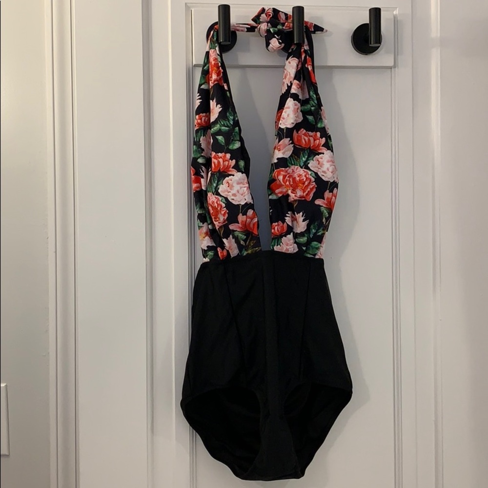 Cupshe bathing suit NWT